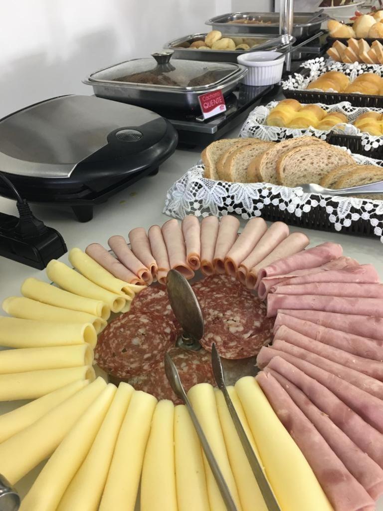Hotel Caicara Bistro E Eventos Ltda Itaperuna Bagian luar foto